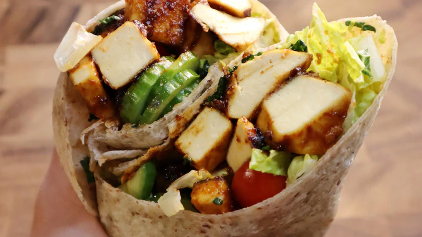 Wrap minute au tofu magique - Miss Économe