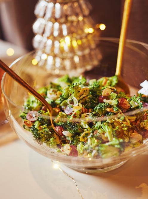 Salade de brocoli et raisins - Miss Économe