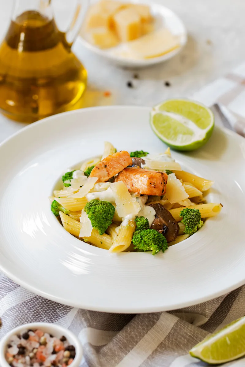 Pâtes crémeuses au saumon et brocoli - Miss Économe