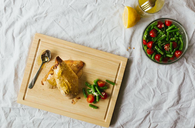 Poulet moutarde au miel et salade de haricots verts - Miss Économe