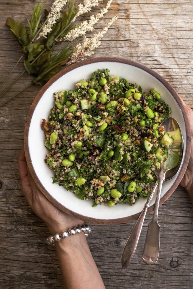 Salade de quinoa, kale, edamames et dattes - Miss Économe