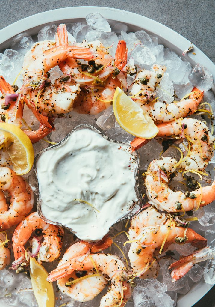 Couronne de crevettes aux épices à steak & sauce cocktail blanche - Miss Économe
