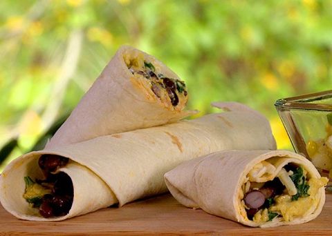 Burritos aux oeufs et aux haricots noirs - Miss Économe