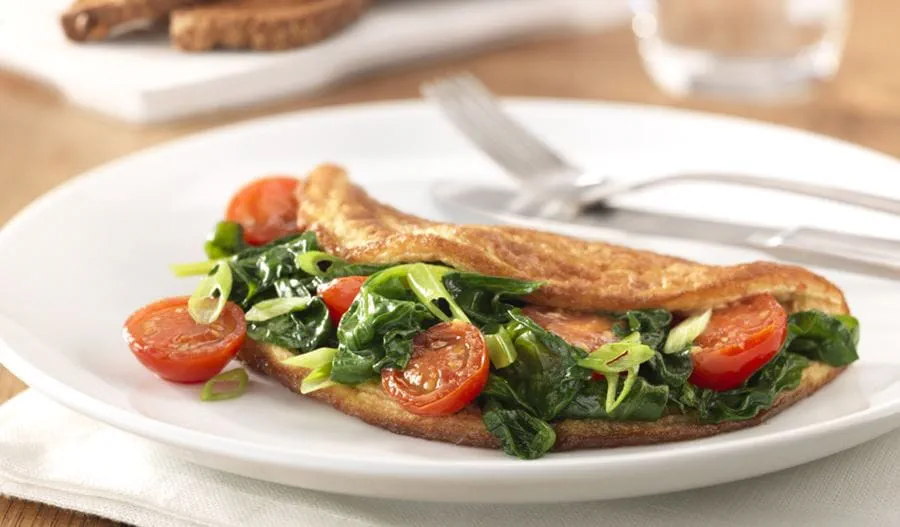 Omelette aux épinards et tomates raisins - Miss Économe
