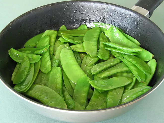 Pois mange-tout sautés - Miss Économe