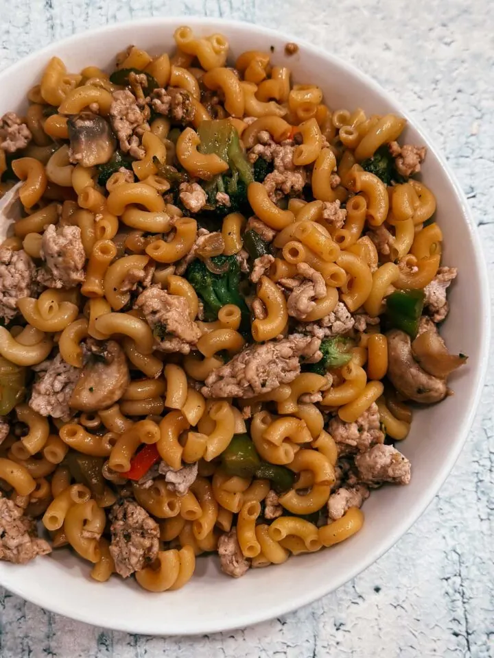 Macaroni chinois au porc haché et brocolis - Miss Économe