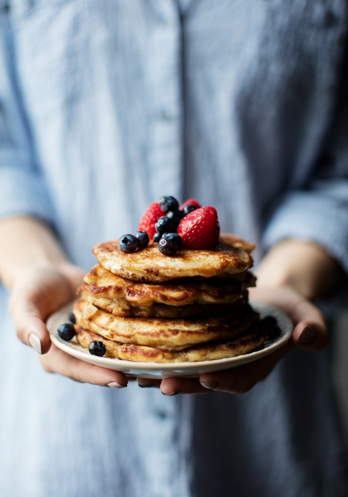 Pancakes à l’avoine & au yogourt - Miss Économe
