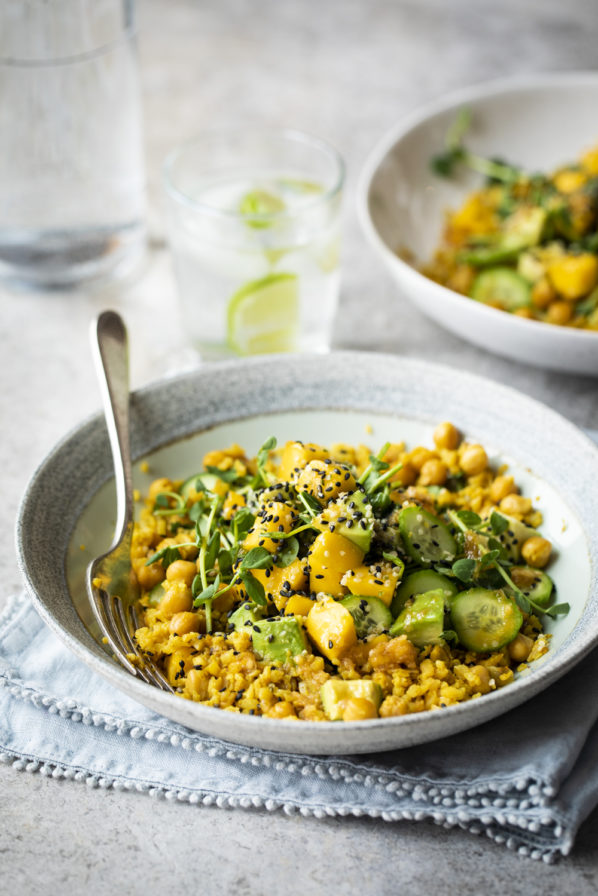 Bol énergie de riz de chou-fleur, avocat et mangue - Miss Économe