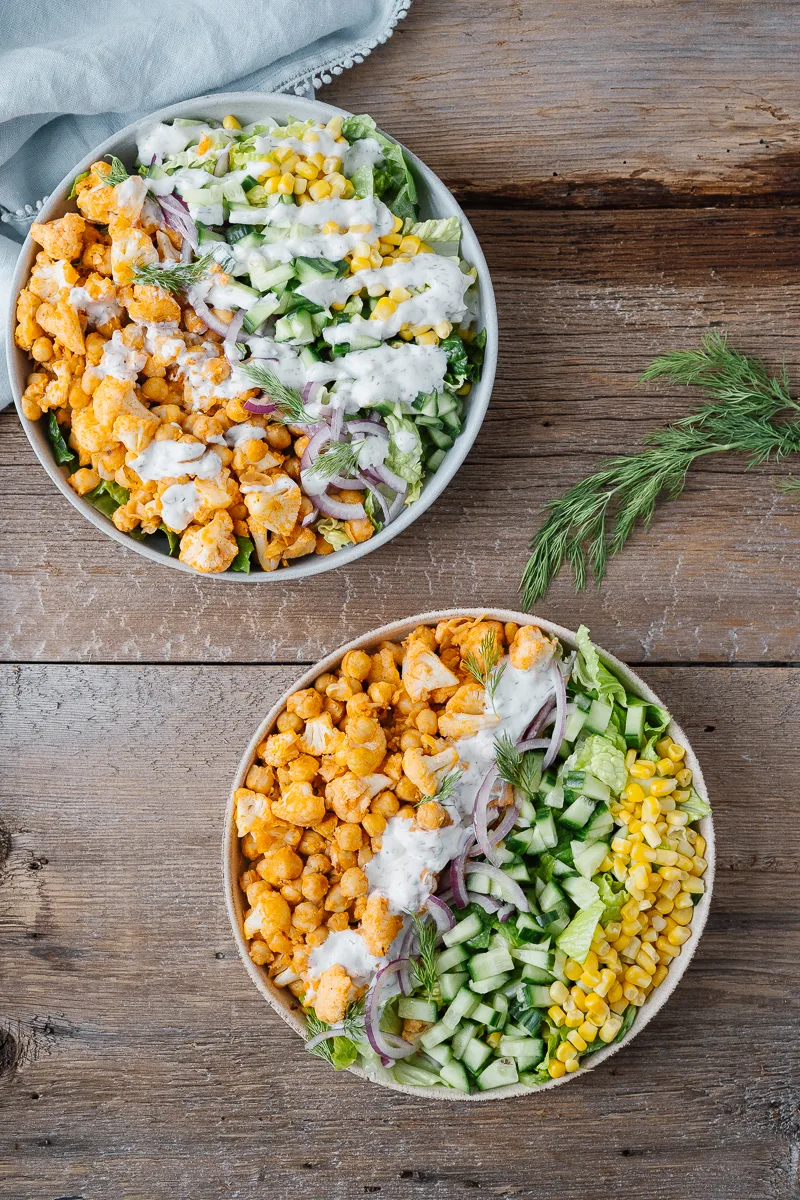 Salade buffalo aux pois chiches et choux-fleurs grillés - Miss Économe