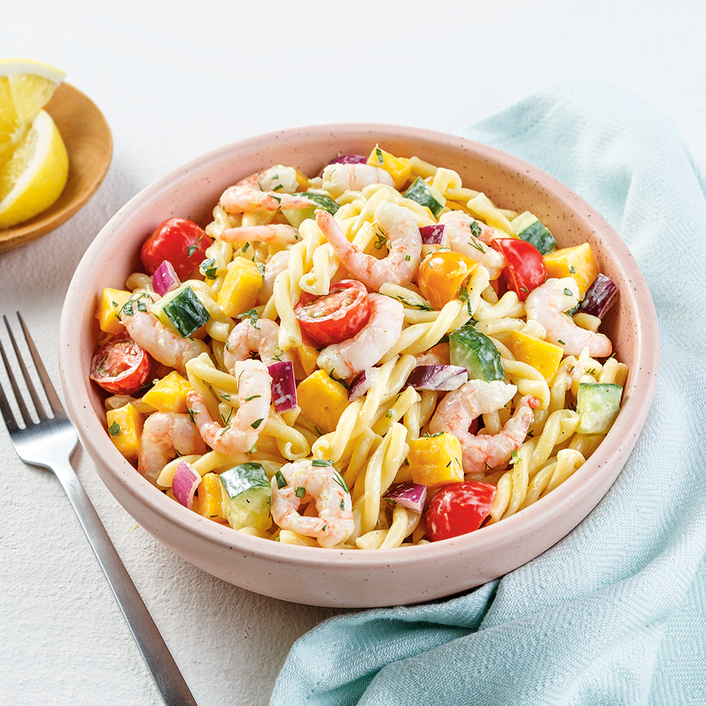 Salade de pâtes aux crevettes et mangue - Miss Économe