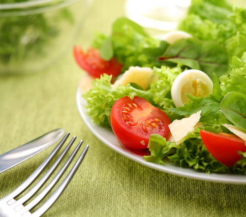 Salade aux tomates et aux œufs durs - Miss Économe