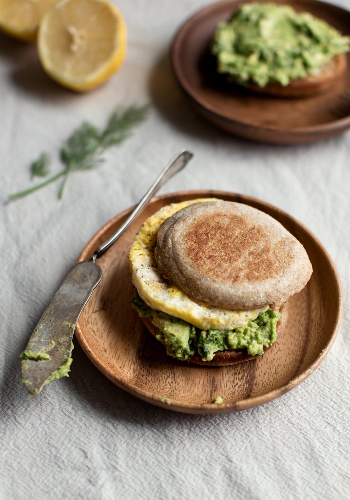 Sandwich déjeuner à l’avocat et à l’oeuf - Miss Économe