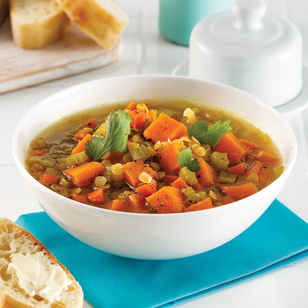 Soupe aux lentilles et patates douces à la mijoteuse - Miss Économe