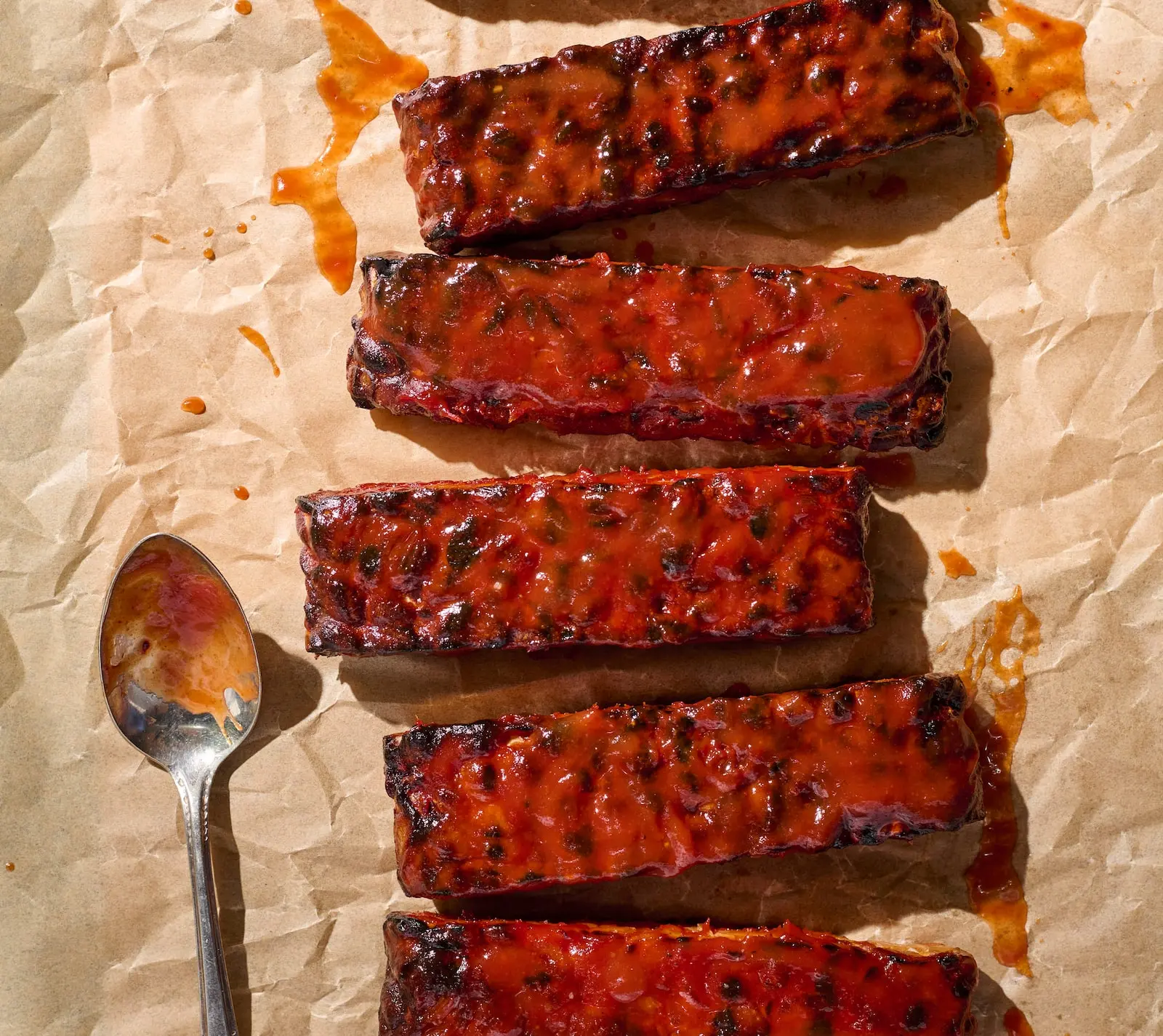 Tempeh BBQ fumé et sauce BBQ texane - Miss Économe